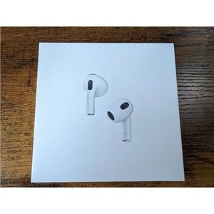 Apple AirPods 3rd Generation with MagSafe Charging Case